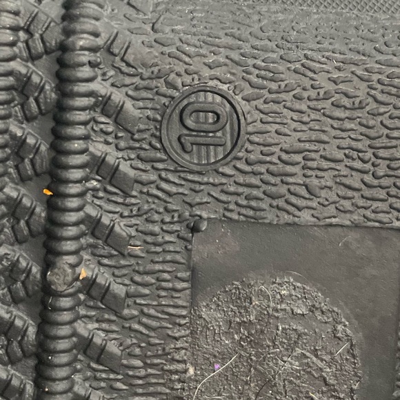 KHOMBU KANDICE SNOW BOOT Size 10… Runs small Black with faux fur - Picture 2 of 7